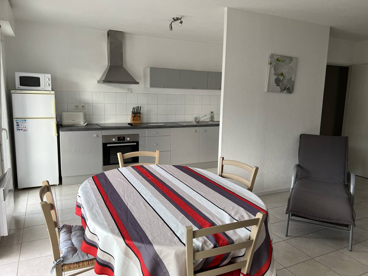 T2 lumineux avec terrasse à Cambo-les-Bains - Photo 3
