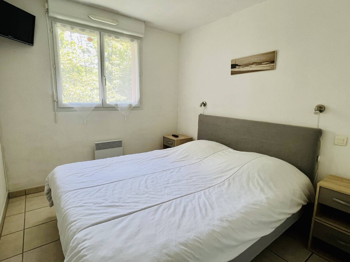 T2 Cambo-les-Bains : terrasse, piscine et parking - Photo 8