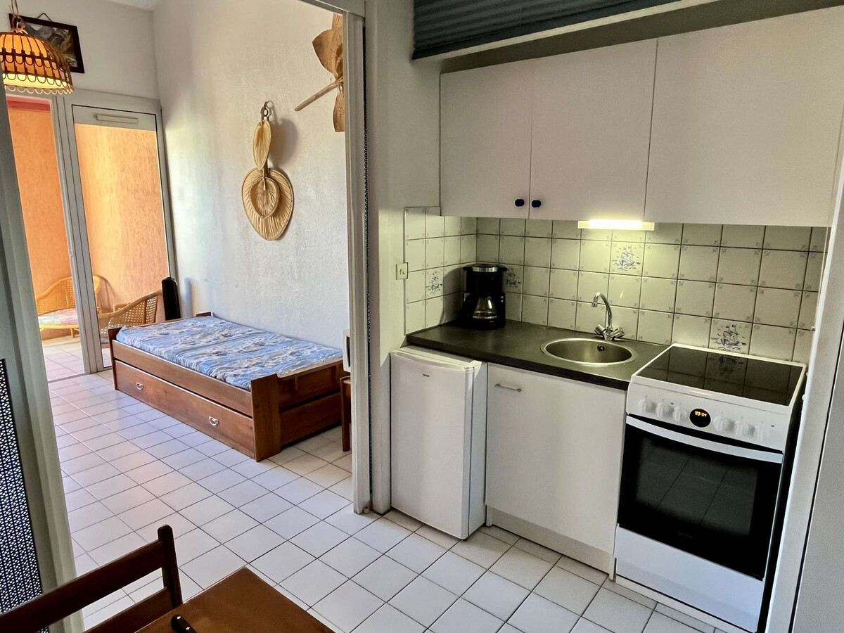 Studio mezzanine avec 2 piscines à 400m de la plage - Photo 3