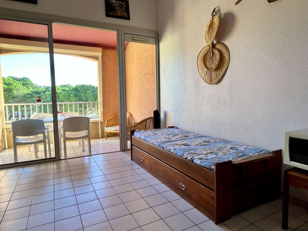 Studio mezzanine avec 2 piscines à 400m de la plage - Photo 5