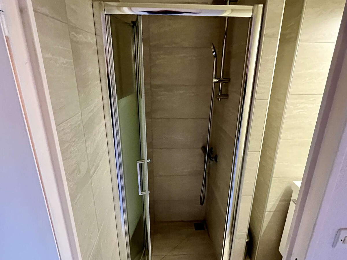 Studio mezzanine avec 2 piscines à 400m de la plage - Photo 14