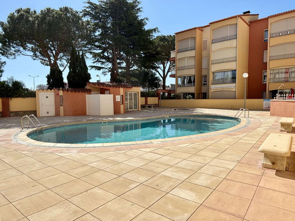 Studio mezzanine avec 2 piscines à 400m de la plage - Photo 15