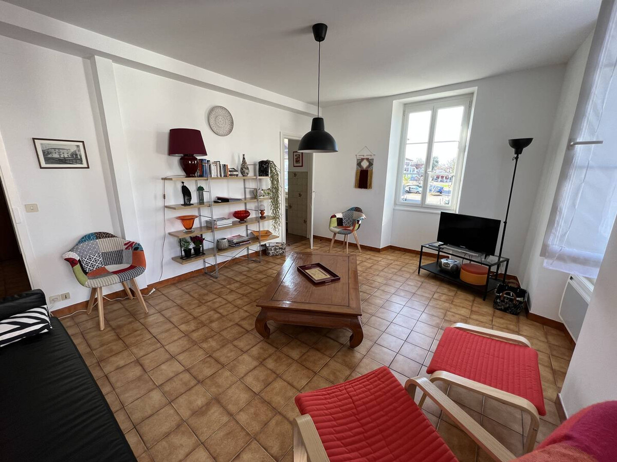 T2 centre-ville Cambo-les-Bains, animaux acceptés - Photo 5