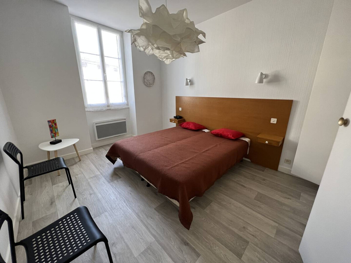 T2 centre-ville Cambo-les-Bains, animaux acceptés - Photo 7