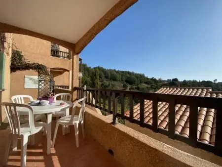 T3 cabine aux Issambres, vue mer, piscine et parking inclus : photo 2