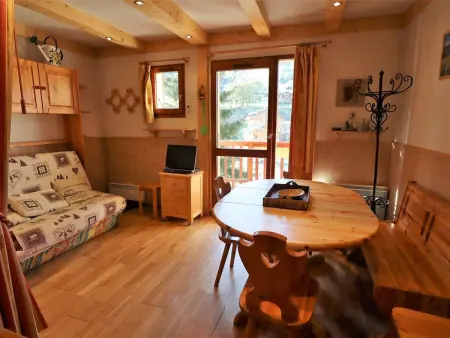 Location appartement à Arêches Beaufort, Appartement fonctionnel 4-6 pers avec piscine, TV, lave-vaisselle et balcon à Arêches-Beaufort