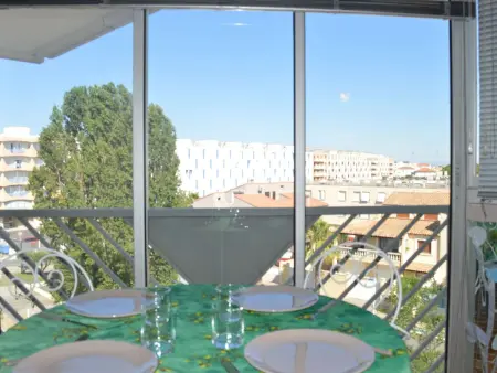 Location appartement à Le Grau du Roi, Appartement Climatisé avec Piscine, Proche Plage et Centre, Parking Privé - 4 Couchages