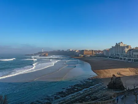Location appartement à Biarritz, Studio cosy à Biarritz avec vue sur locéan, 2e étage, ascenseur