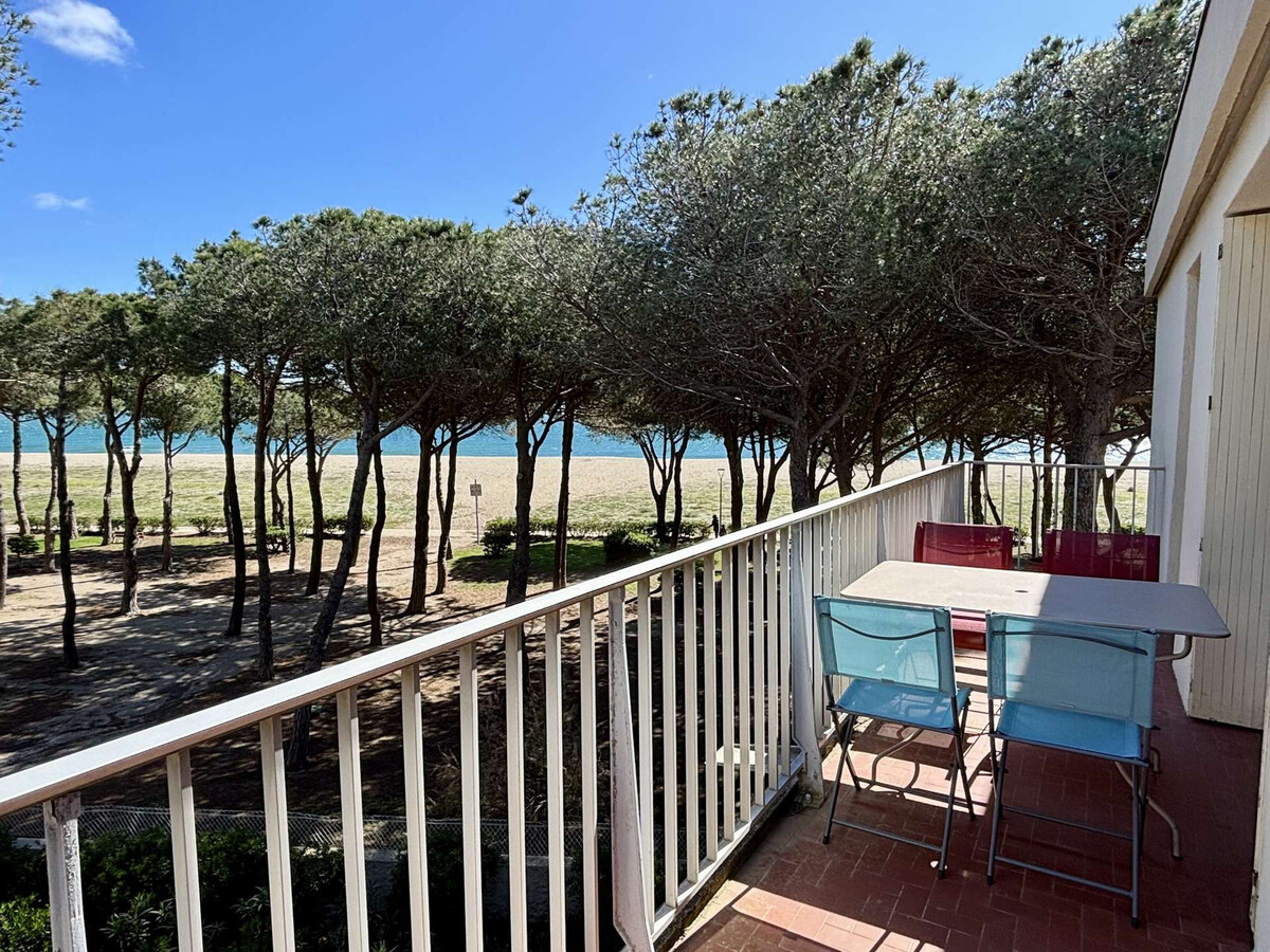 Appartement 2 pièces front de mer avec balcon - Photo 3