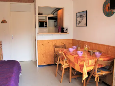 Location appartement à Vars, Studio Montagne, 4 Couchages à Vars Les Claux - Près des Pistes, Balcon et Parking Privé