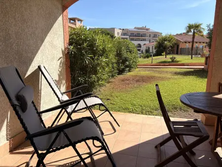 T3 climatisé avec piscine à 150m de la plage : photo 15