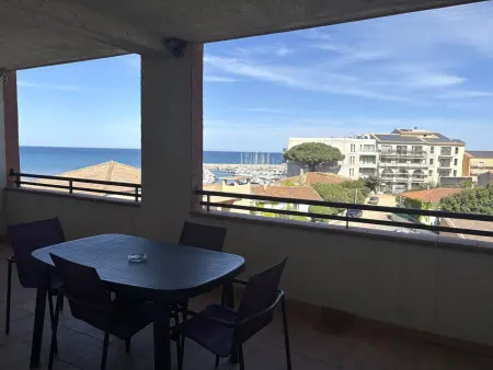 Appartement 3 pièces climatisé à 150 m de la plage : photo 3