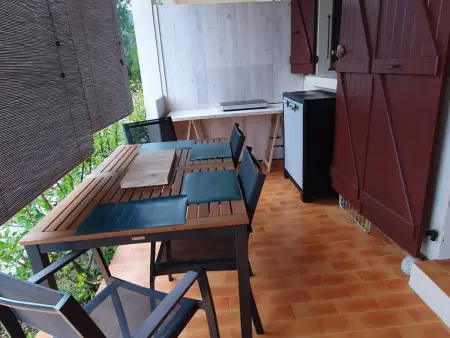 Studio vue mer avec piscine à Sari-Solenzara : photo 3
