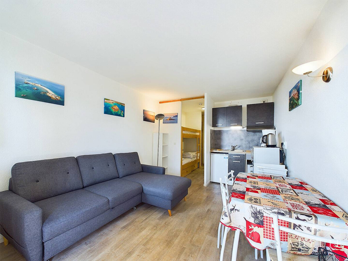 Studio 22 m² rénové, balcon sud et garage à Montvalezan - Photo 1