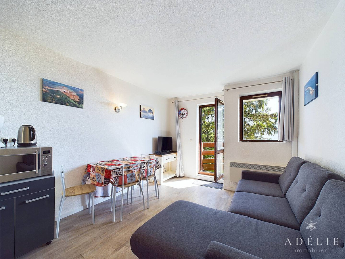 Studio 22 m² rénové, balcon sud et garage à Montvalezan - Photo 3
