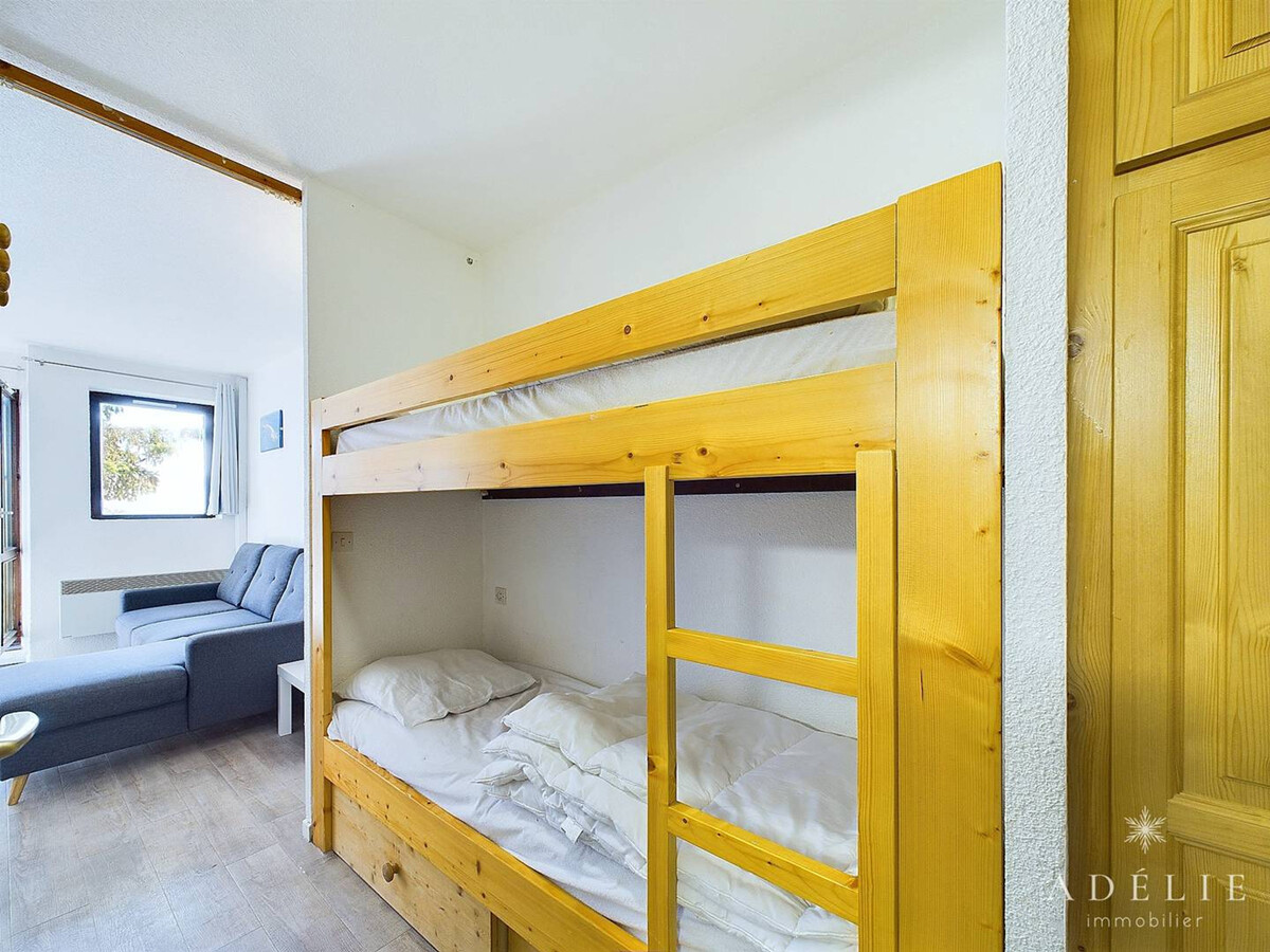 Studio 22 m² rénové, balcon sud et garage à Montvalezan - Photo 6