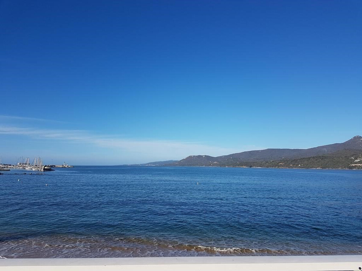 Appartement front de mer Propriano, parking & terrasse - Photo 16