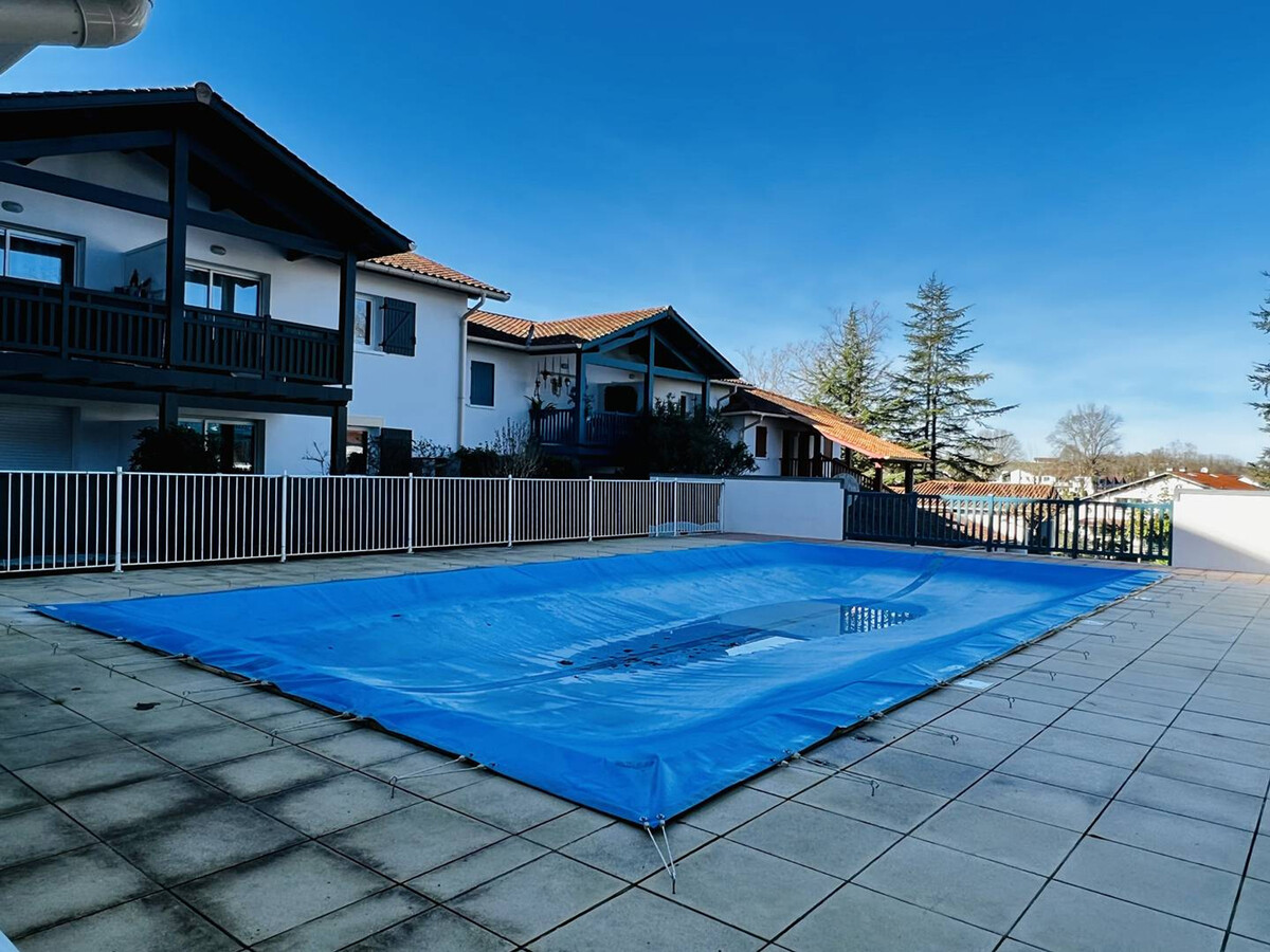 T2 Cambo-les-Bains : piscine résidence et parking - Photo 14