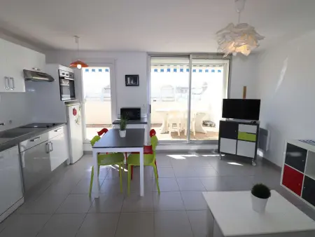 3P avec terrasse 23m² et piscine au Grau-du-Roi : photo 3