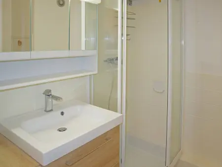 Studio 4 pers aux Orres 1650, départ skis aux pieds : photo 7