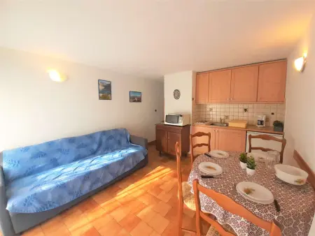 Location appartement à Saint Lary Soulan, Appartement T2 à Saint-Lary pour 6 personnes avec balcon, exposition sud, parking et casier à skis