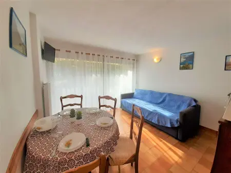 Appartement T2 à Saint-Lary pour 6 personnes avec balcon, exposition sud, parking et casier à skis - Photo 1