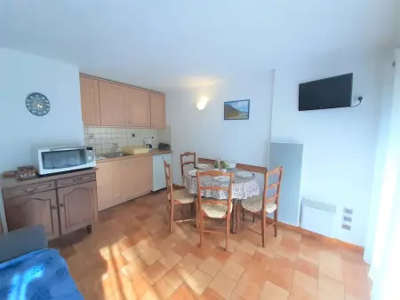 Appartement T2 à Saint-Lary pour 6 personnes avec balcon, exposition sud, parking et casier à skis - Photo 4