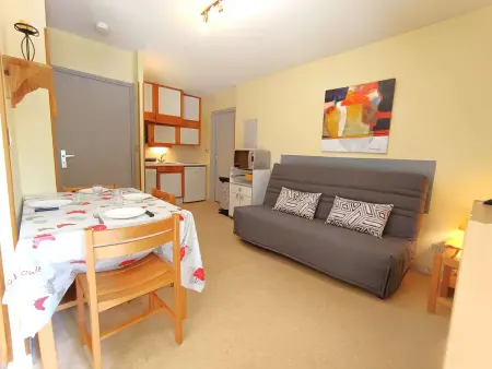 Location appartement à Saint Lary Soulan, T2 Cabine avec Balcon au Cœur des Thermes - 6 Pers, Parking, Proche Télécabines, Équipé Tout Confort