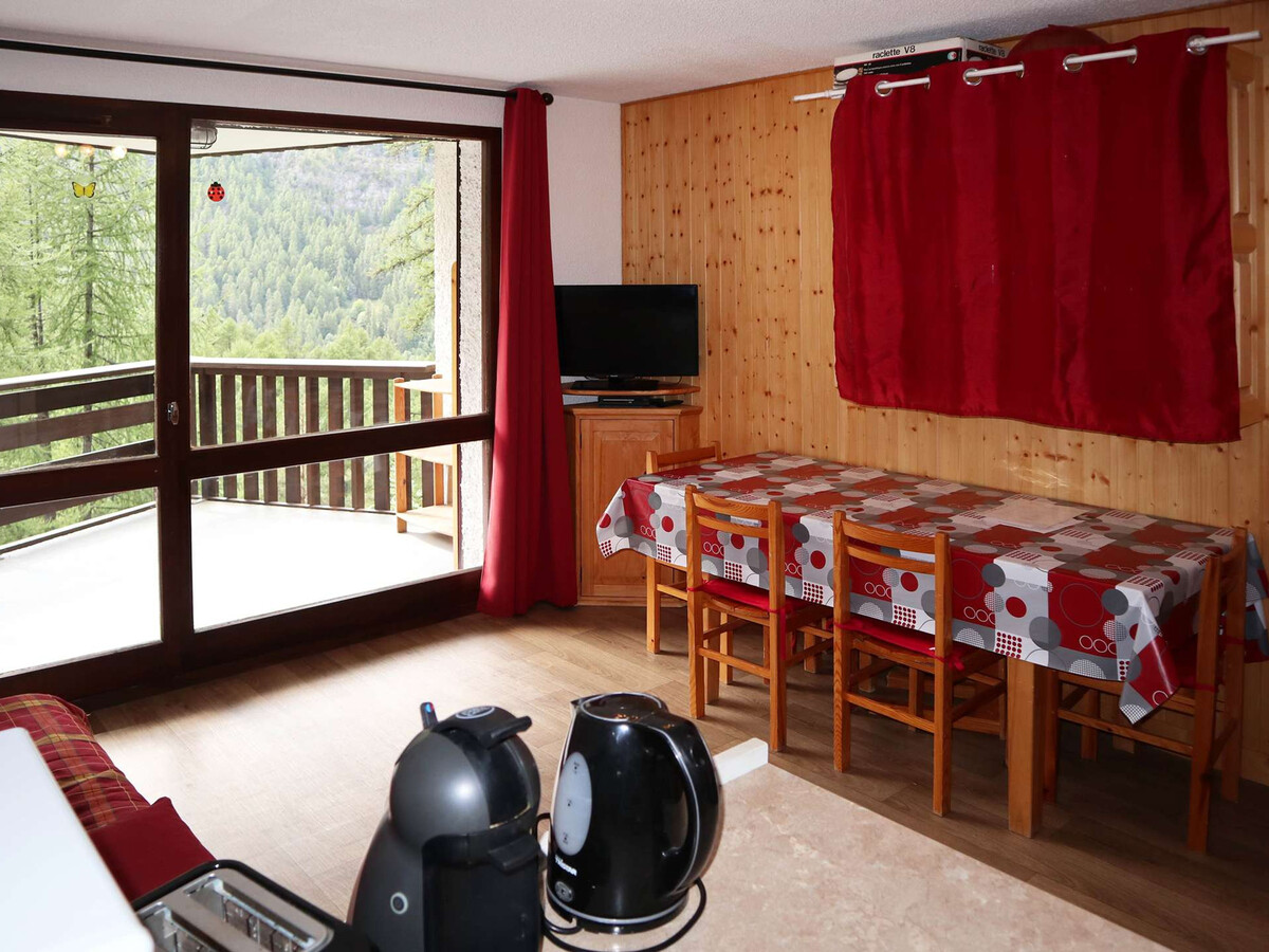 Studio 4 pers aux Orres, balcon sud, accès direct aux pistes - Photo 2