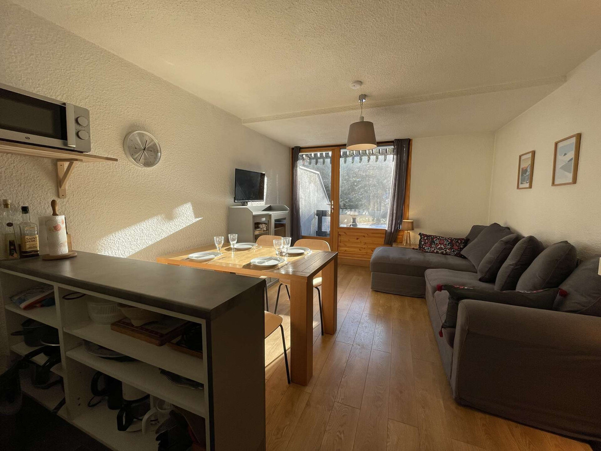 Studio rénové Saint-Chaffrey, jardin montagne, parking - Photo 1