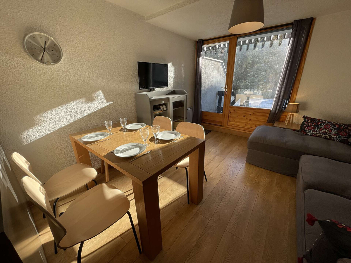 Studio rénové Saint-Chaffrey, jardin montagne, parking - Photo 17