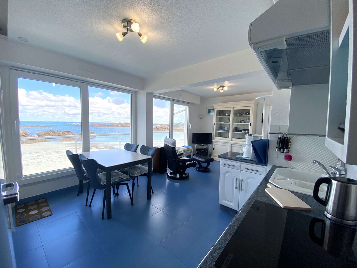 Duplex vue mer face à la plage, 2 chambres à Trégastel - Photo 1