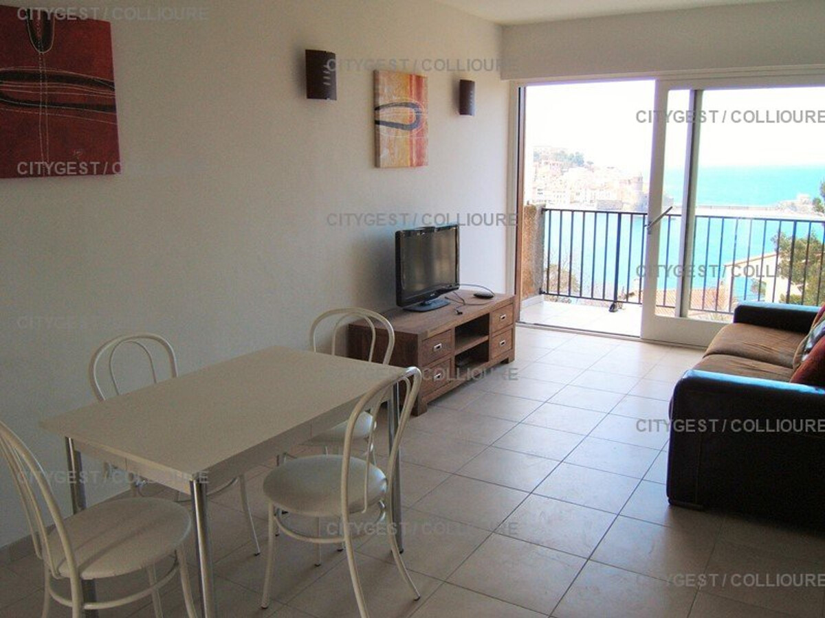 F2 Collioure vue baie, piscine et parking - Photo 5