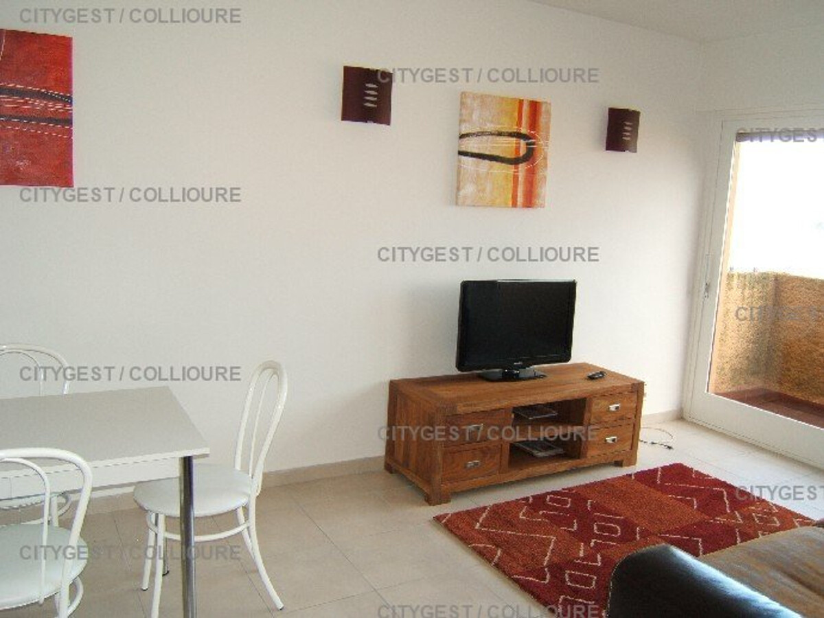 F2 Collioure vue baie, piscine et parking - Photo 6