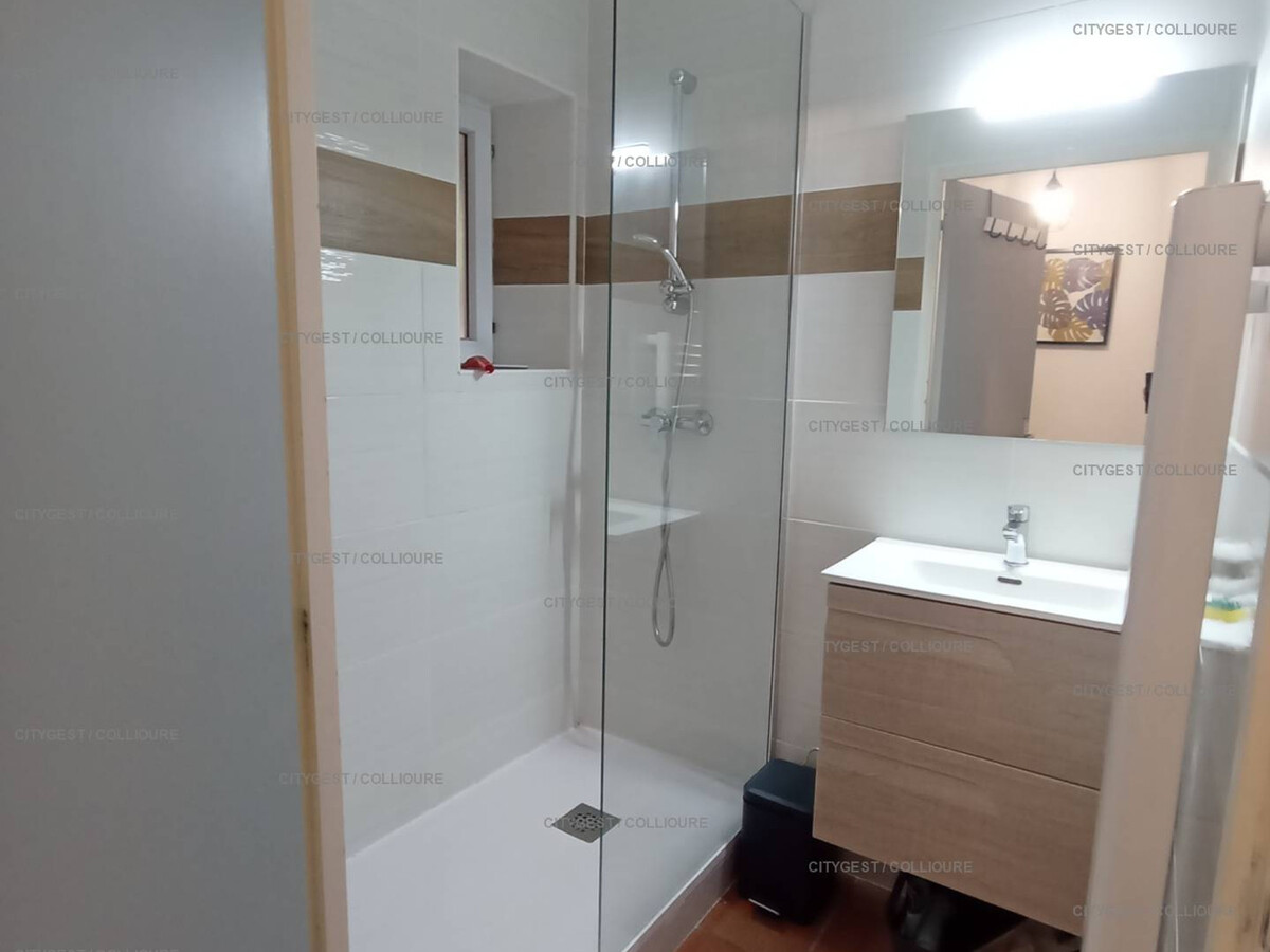 Studio rénové Collioure, vue baie et parking privé - Photo 6