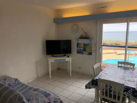 Appartement 2 pièces + cabine vue mer, piscine et plage : photo 3