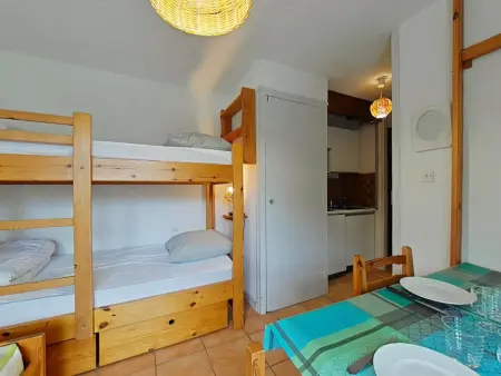 Studio Montgenèvre, skis aux pieds, 2 couchages : photo 3