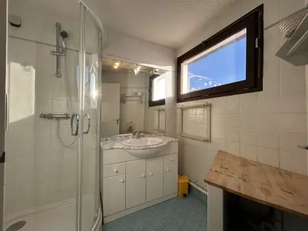 Studio 35 m² Montgenèvre, balcon vue pistes + parking : photo 8