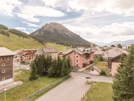 Studio 35 m² Montgenèvre, balcon vue pistes + parking : photo 10