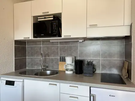 Studio 25m² rénové au centre, balcon ouest, parking : photo 2