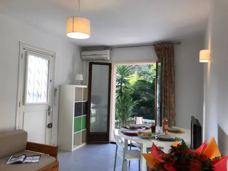 Studio mezzanine, jardin 59 m² et parking à Saint-Raphaël : photo 3