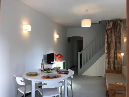 Studio mezzanine, jardin 59 m² et parking à Saint-Raphaël : photo 5