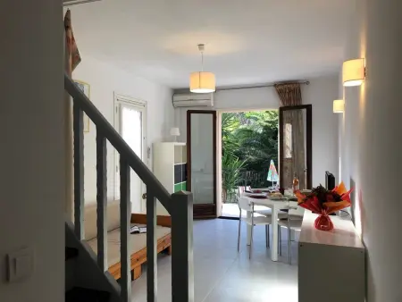 Studio mezzanine, jardin 59 m² et parking à Saint-Raphaël : photo 6