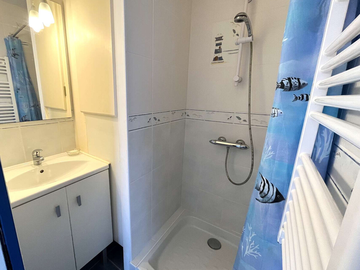 Appartement jardin et terrasse à 250 m de la plage - Photo 11