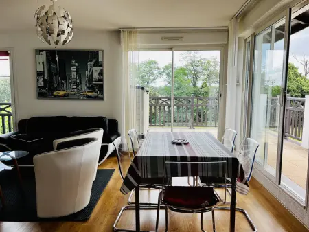 T2 Cambo-les-Bains, terrasse et parking privé : photo 7