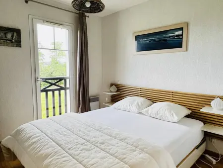 T2 Cambo-les-Bains, terrasse et parking privé : photo 10