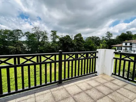 T2 Cambo-les-Bains, terrasse et parking privé : photo 15