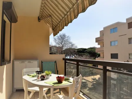 Location appartement à Le Lavandou, Appartement climatisé avec balcon et parking privatif, à 100m de la plage - Le Lavandou