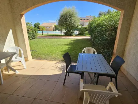 Studio climatisé avec piscine à 150m de la plage : photo 2