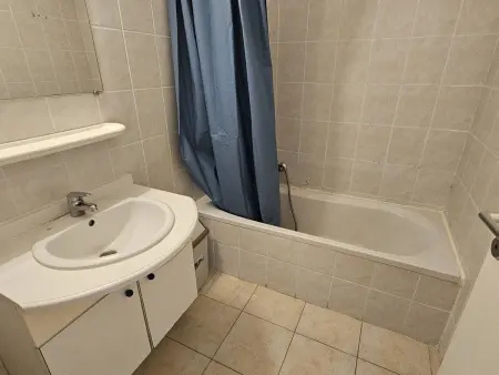 Studio climatisé avec piscine à 150m de la plage : photo 7